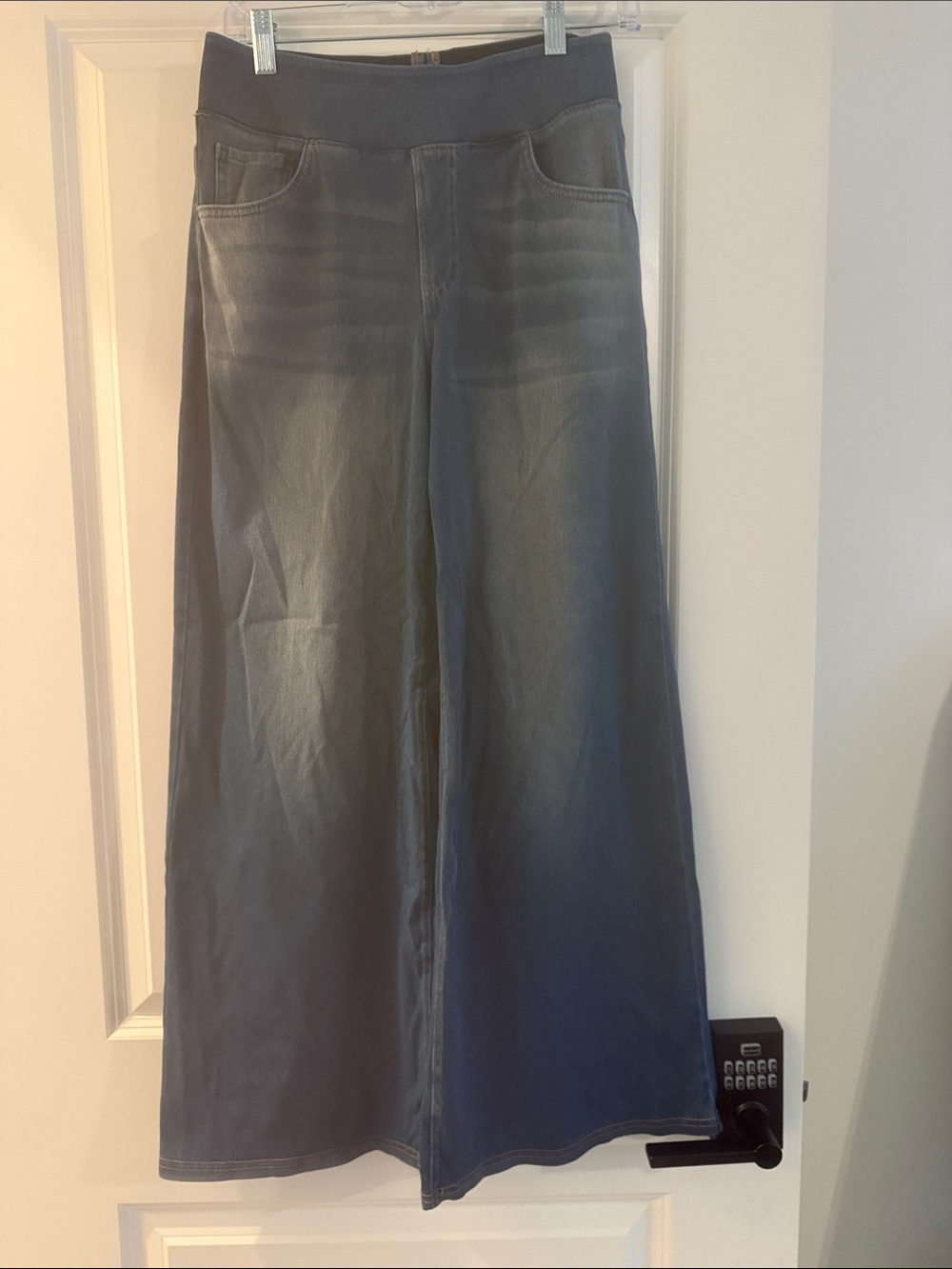 HALARA Wide Leg Flare Jeans in Faded Blue